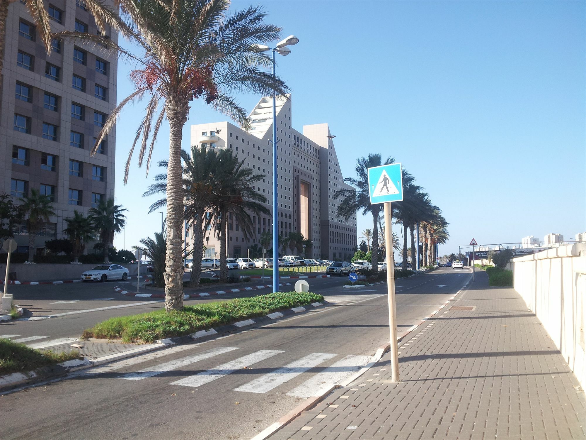 Marom Apartments Hof Hacarmel Хайфа Екстериор снимка